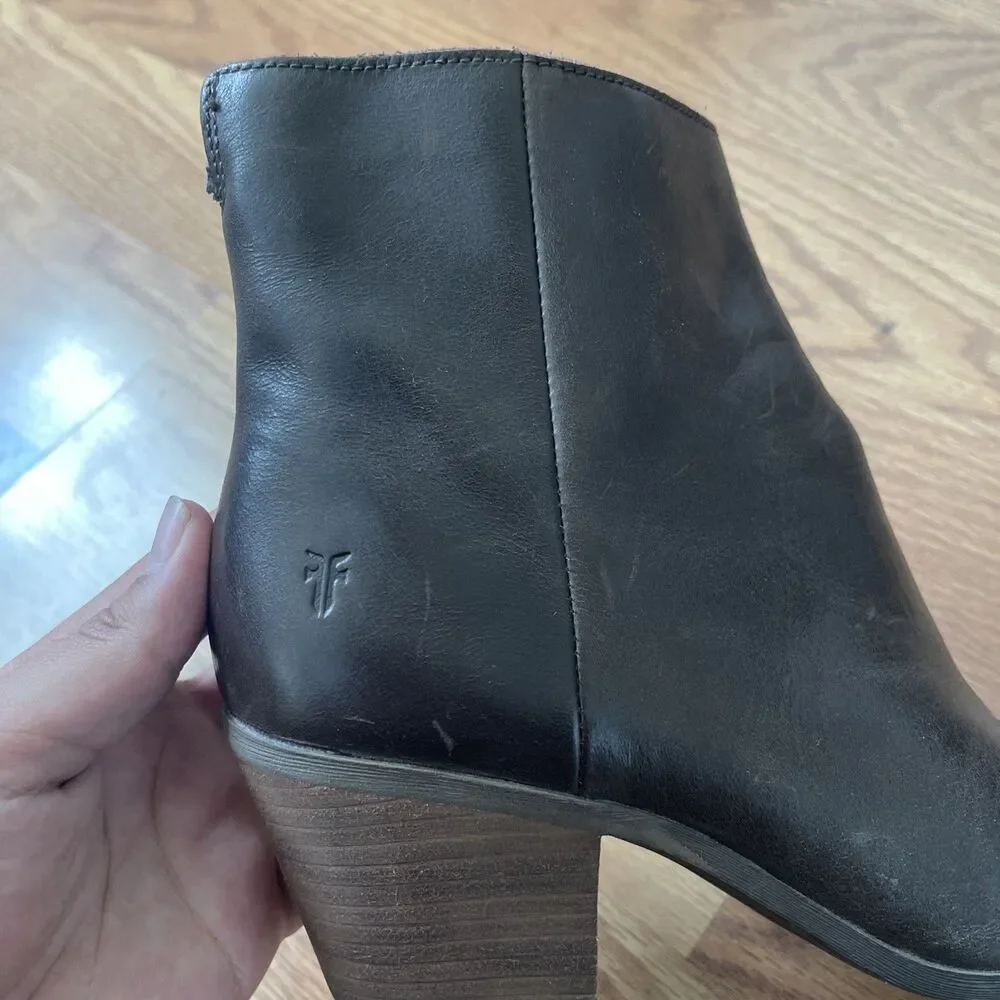 FRYE Megan Inside Zip Leather Chocolate Brown Booties FR41577 Women's 7.5